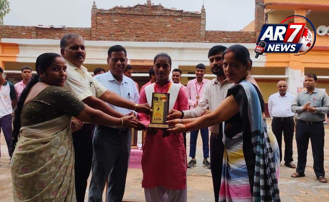 विद्यालय ने विजेता खिलाड़ियों को किया सम्मानित, मेडल व पुरस्कार से बढ़ाया उत्साह।